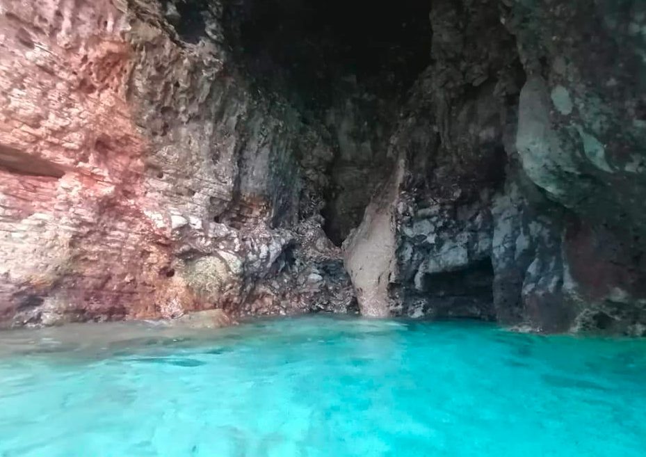 Get your kayak tours in Pula, Istria, for very affordable prices, enjoy every minute of your summer season